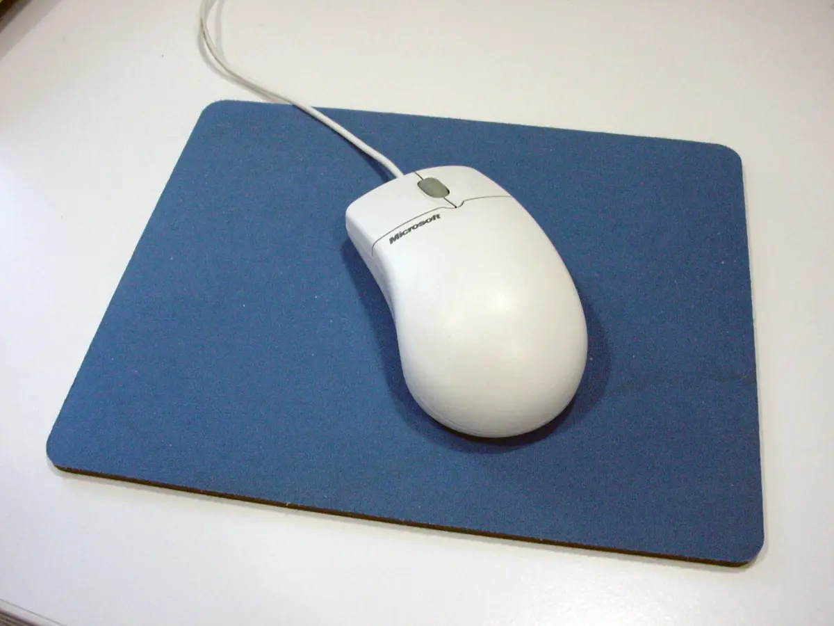 Mouse mecânico bege da Microsoft